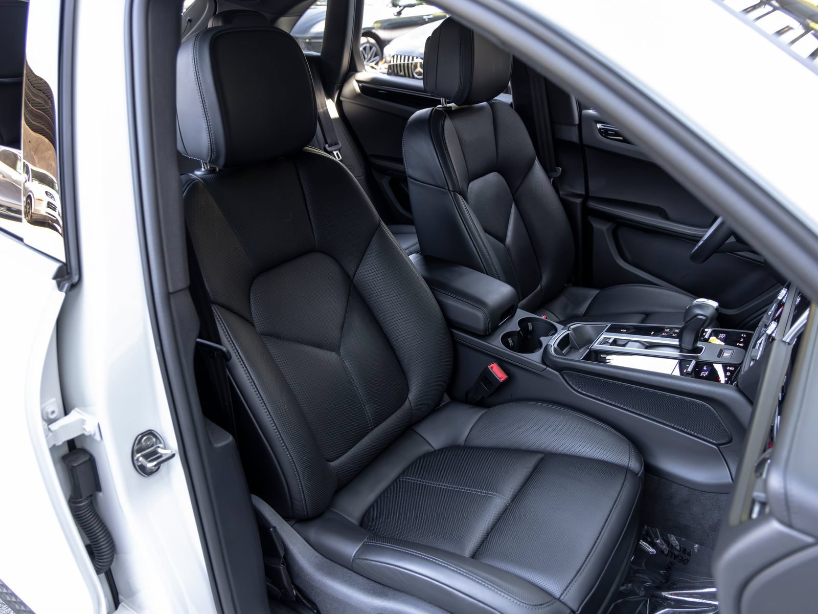 Certified 2026 Porsche Macan AWD/4WD image 58