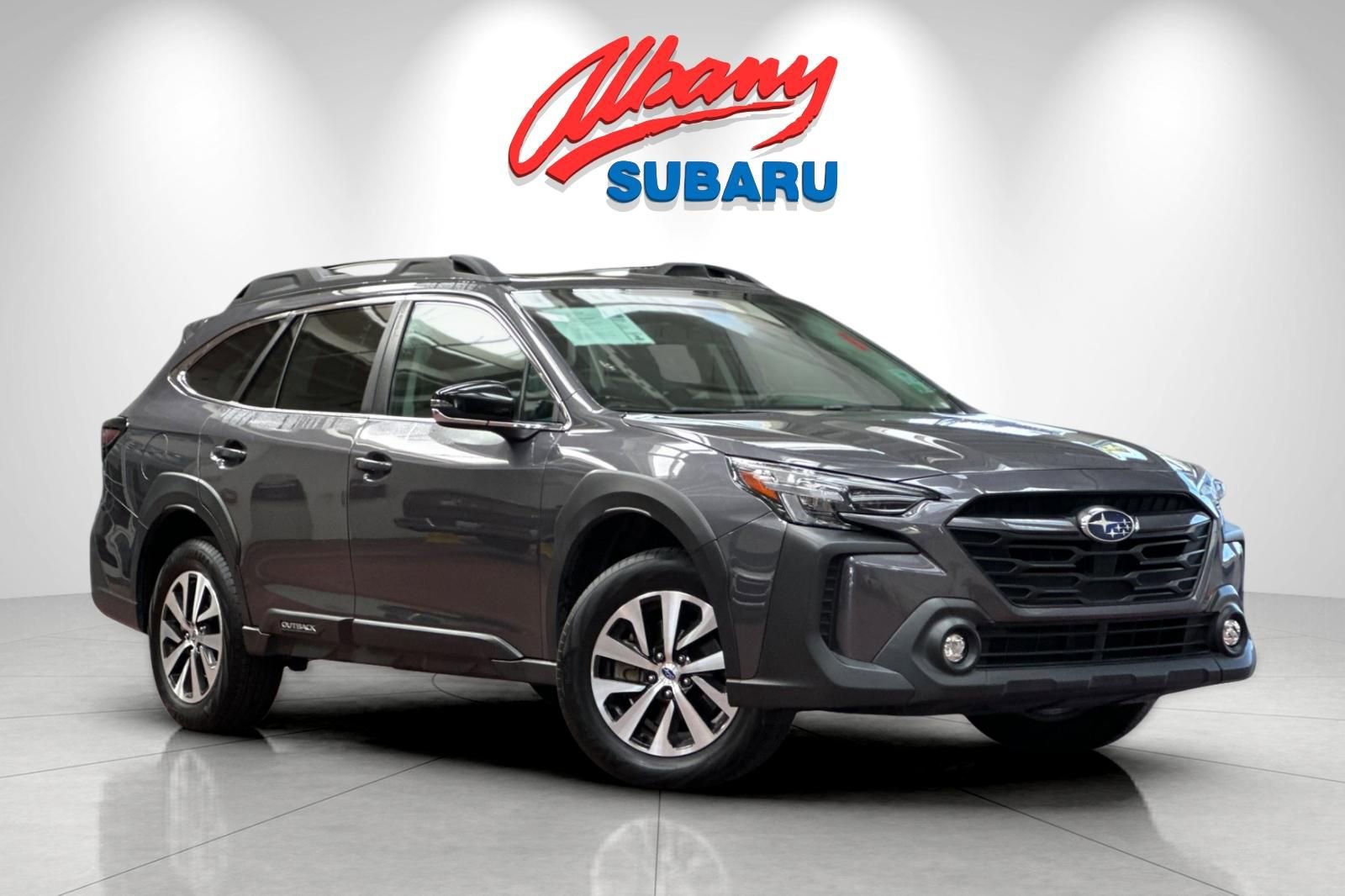 Used 2025 Subaru Outback Premium image 2