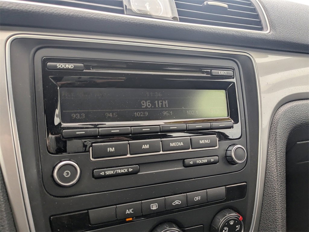 Used 2015 Volkswagen Passat 1.8T Limited Edition image 25