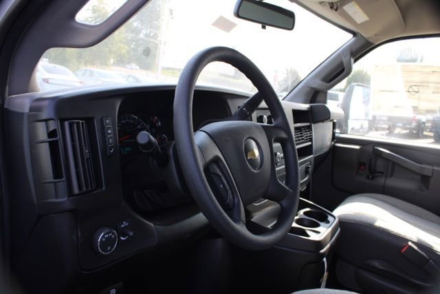 Used 2024 Chevrolet Express 3500 w/ Power Convenience Package image 10