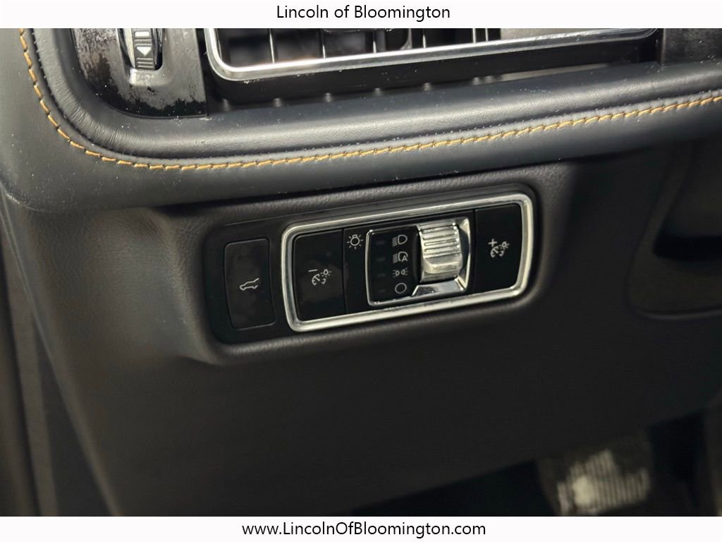 Certified 2025 Lincoln Aviator Black Label image 26