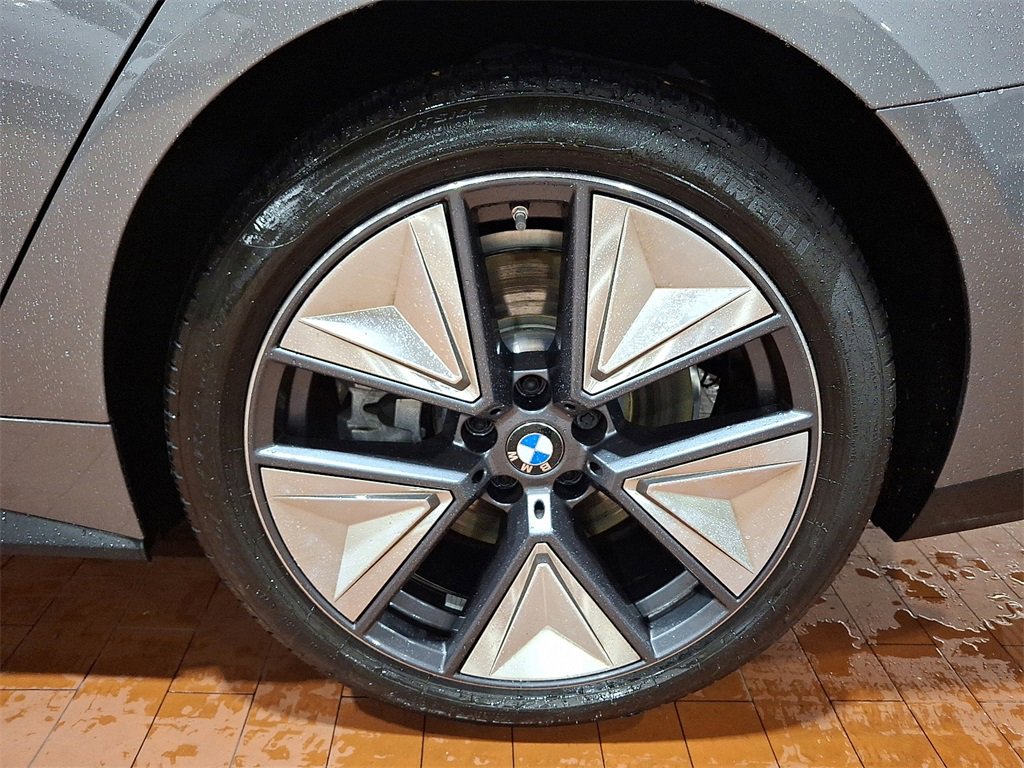 Used 2025 BMW i4 xDrive40i image 7