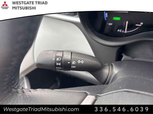 Used 2025 Toyota Sienna XLE FWD image 11