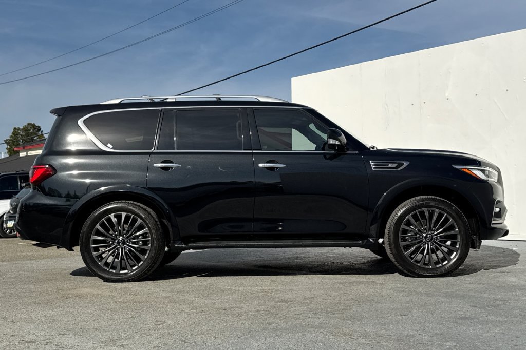 Used 2024 INFINITI QX80 Premium Select w/ Cargo Package AWD/4WD image 2