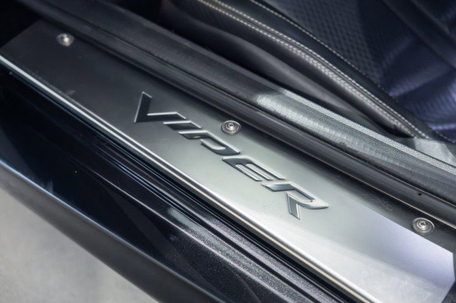 Used 2013 SRT Viper GTS w/ GTS Laguna Interior Pkg image 55