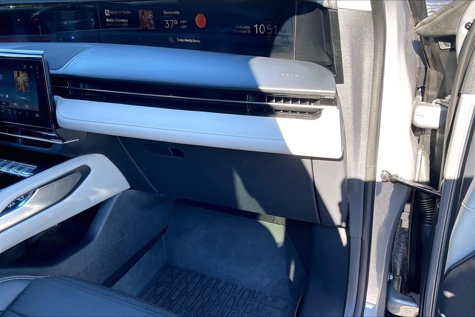 Used 2024 Lincoln Nautilus Reserve w/ Equipment Group 202A image 26