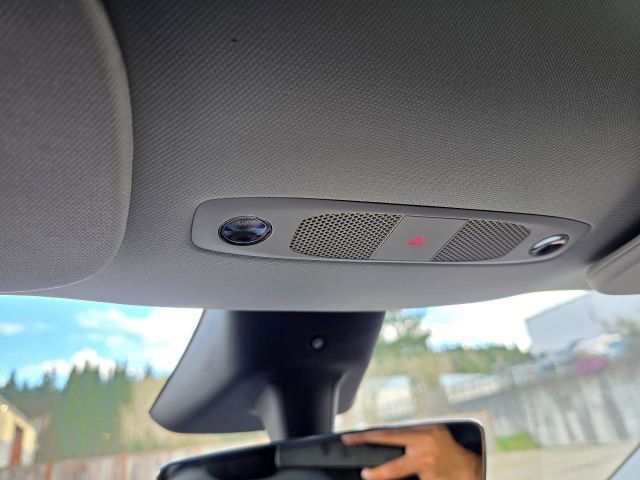 Used 2023 Tesla Model Y Performance image 21