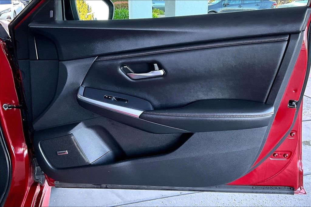 Used 2023 Nissan Sentra SR w/ SR Premium Package image 28