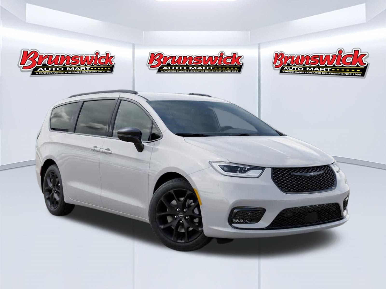 New 2026 Chrysler Pacifica Select w/ S Appearance Package AWD/4WD image 5