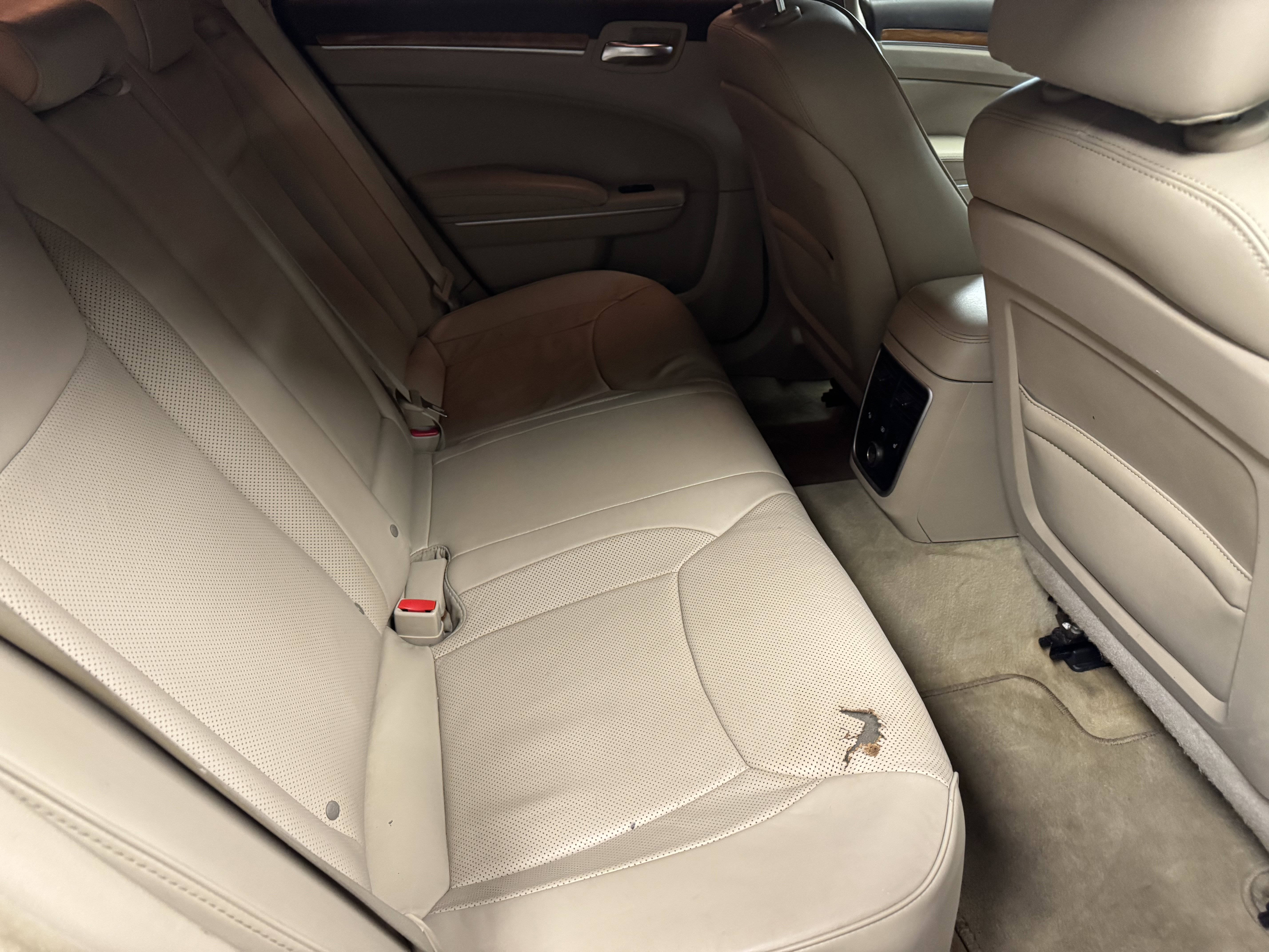 Used 2013 Chrysler 300 C image 14