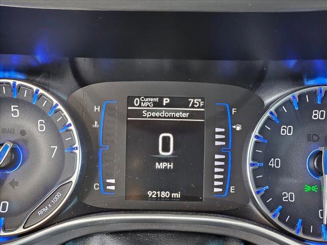 Used 2020 Chrysler Pacifica Touring-L image 10