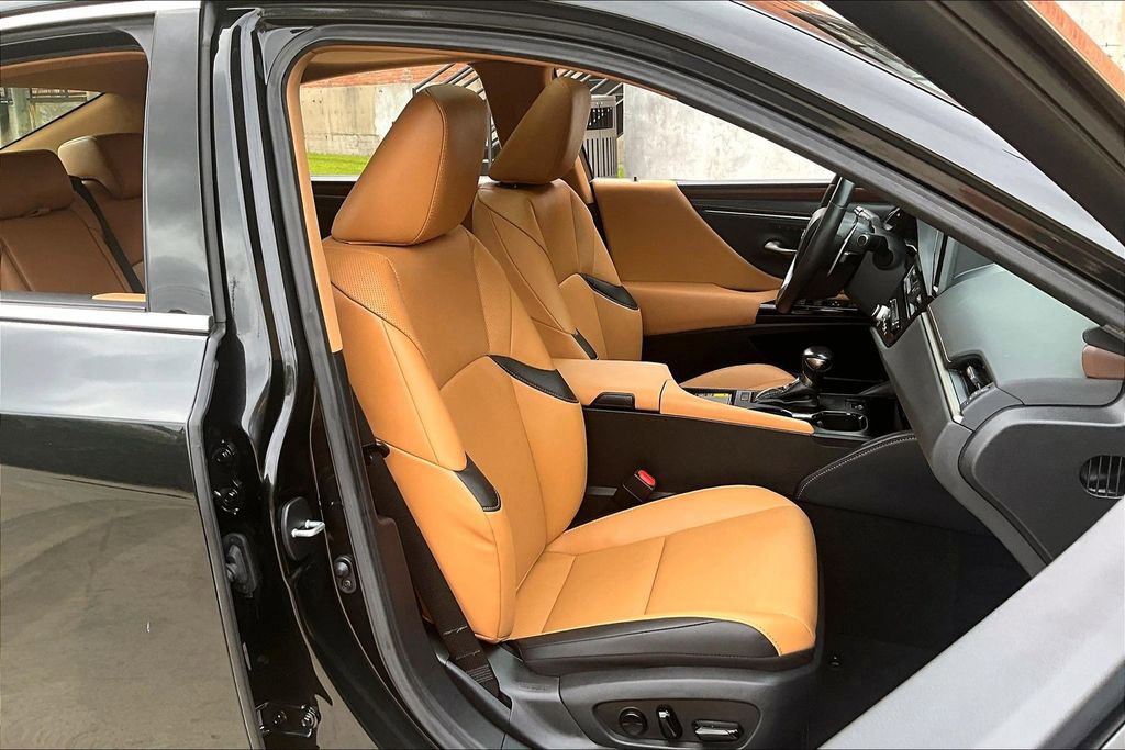 Used 2025 Lexus ES 350 w/ Premium Package FWD image 10