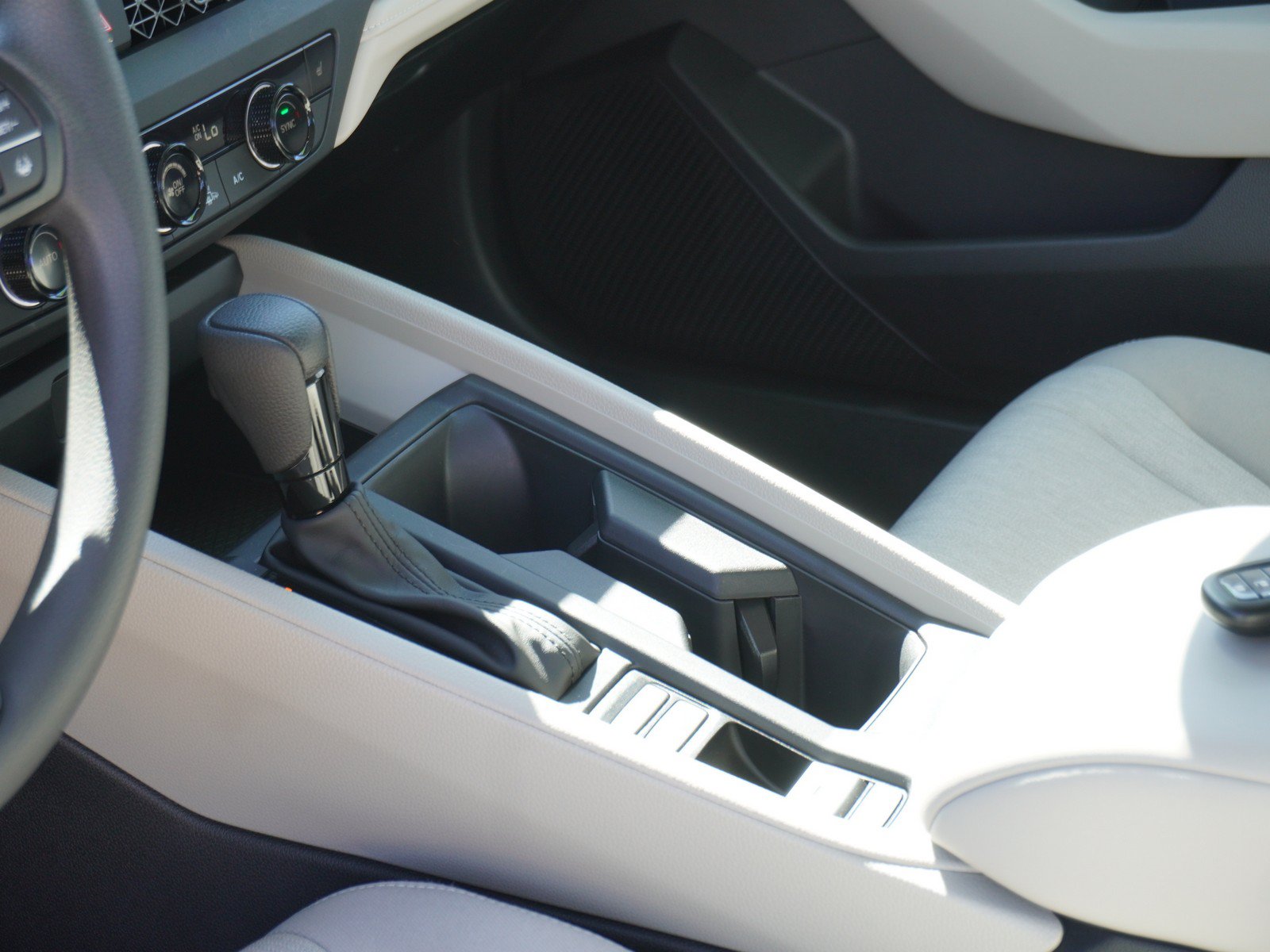 Used 2025 Honda Accord SE image 19