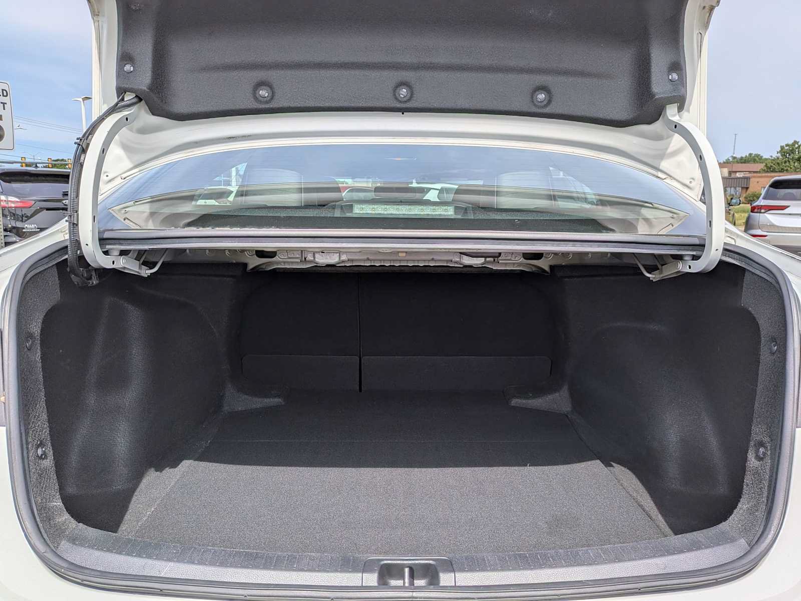Used 2020 Toyota Corolla XSE FWD image 33