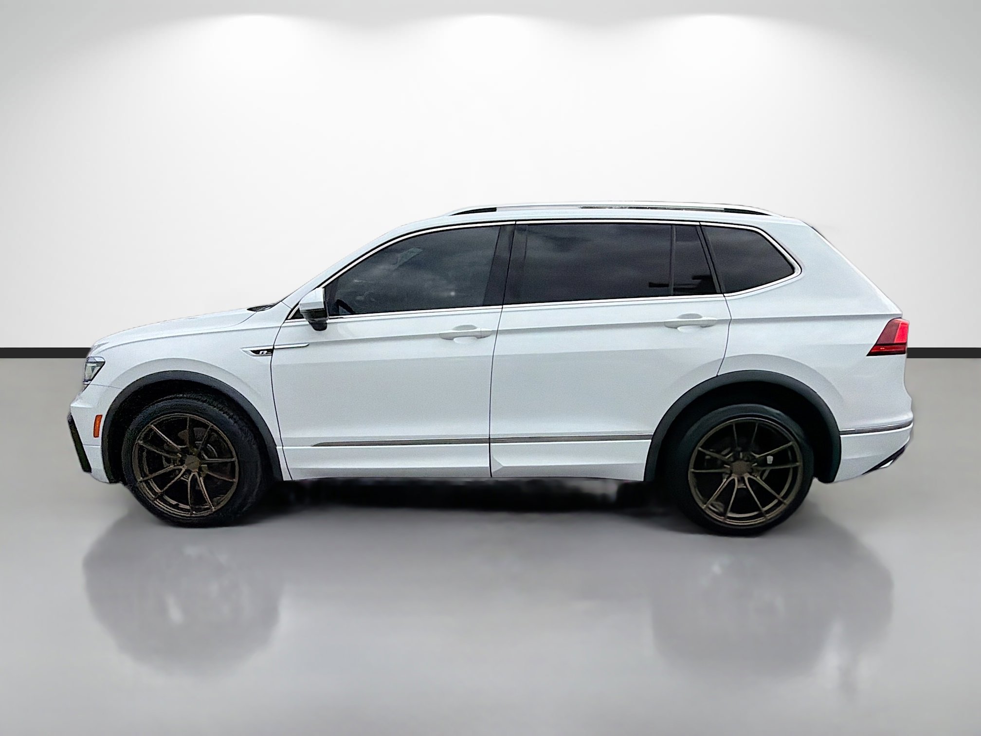 Used 2019 Volkswagen Tiguan SEL Premium AWD/4WD image 6