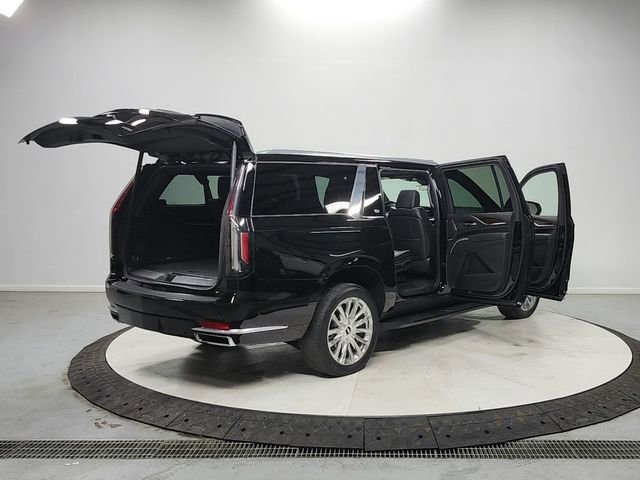 Used 2023 Cadillac Escalade ESV Premium Luxury RWD image 15