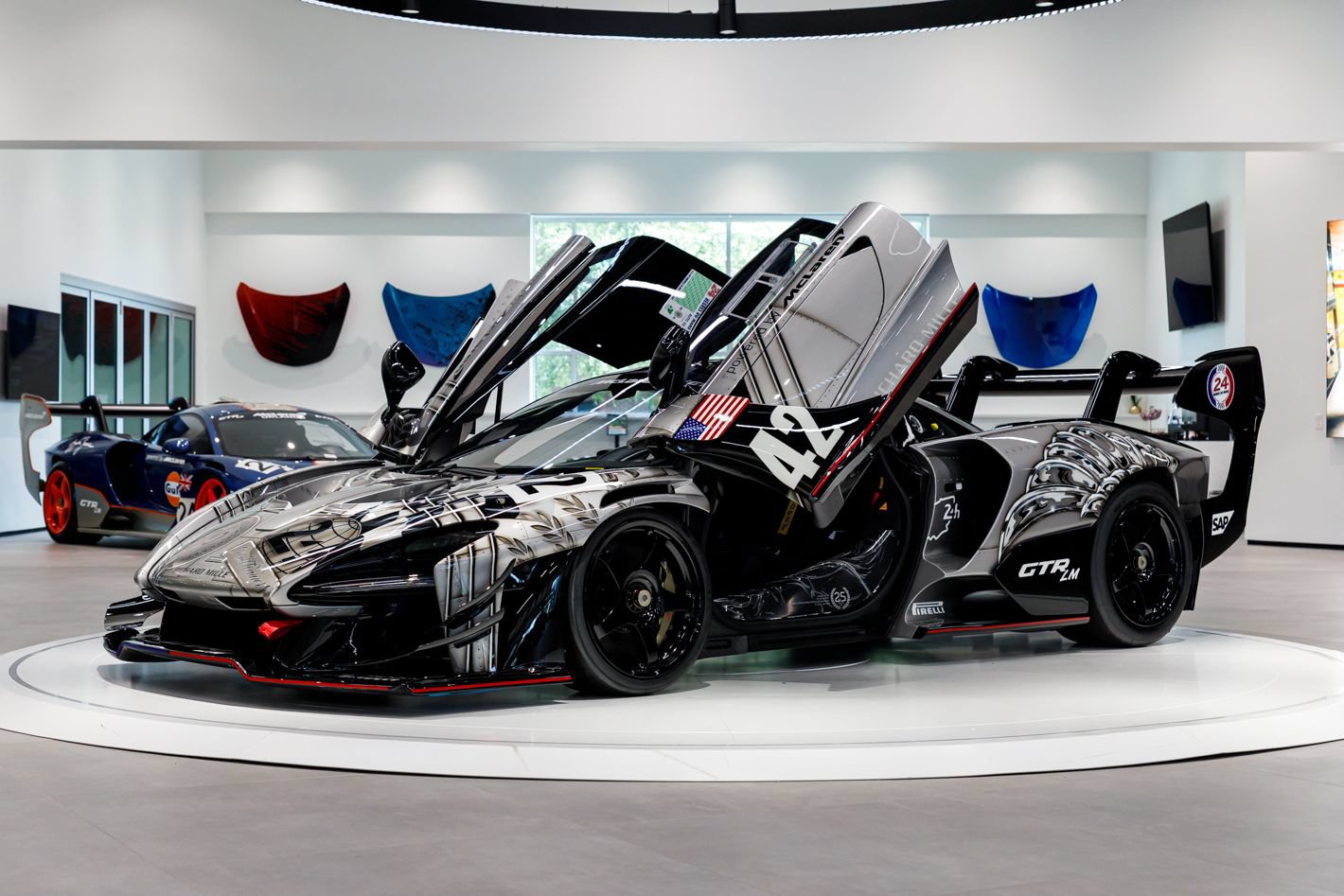 Used 2020 McLaren Senna RWD image 64