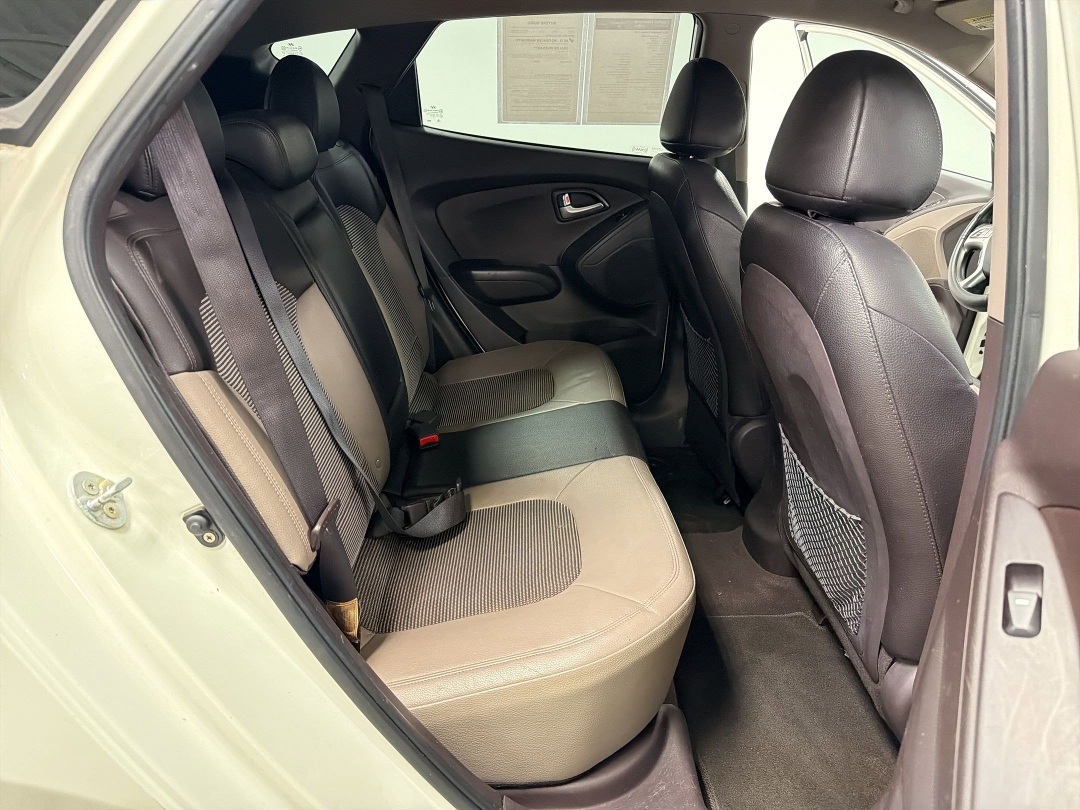 Used 2011 Hyundai Tucson GLS image 29