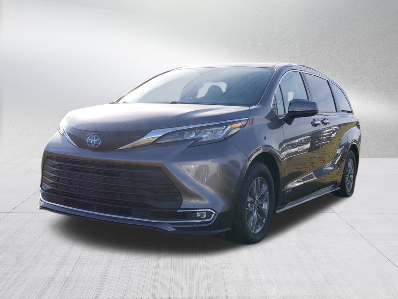 Used 2021 Toyota Sienna XLE FWD image 7