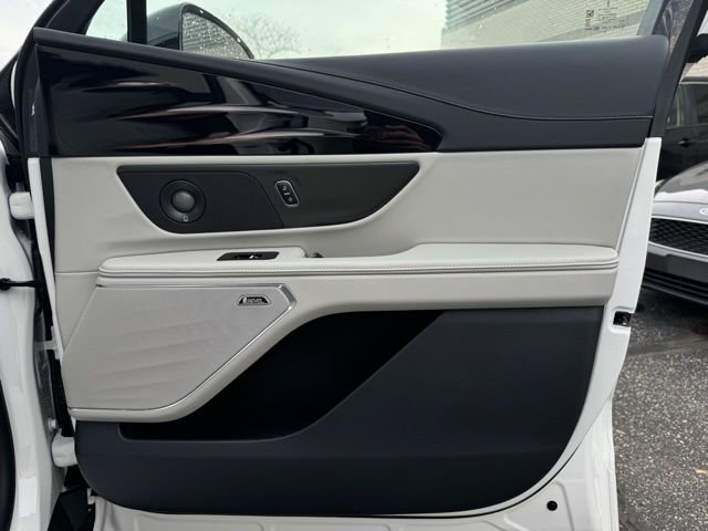New 2026 Lincoln Nautilus Reserve w/ Jet Appearance Package image 15