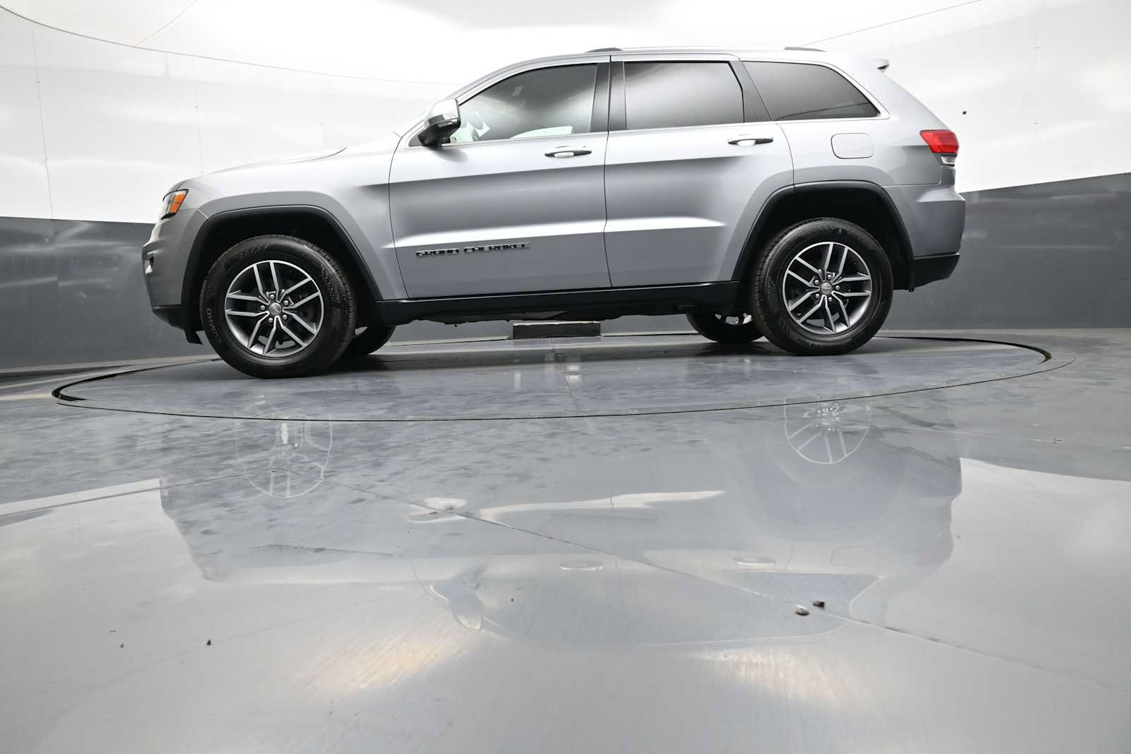 Used 2018 Jeep Grand Cherokee Limited AWD/4WD image 33