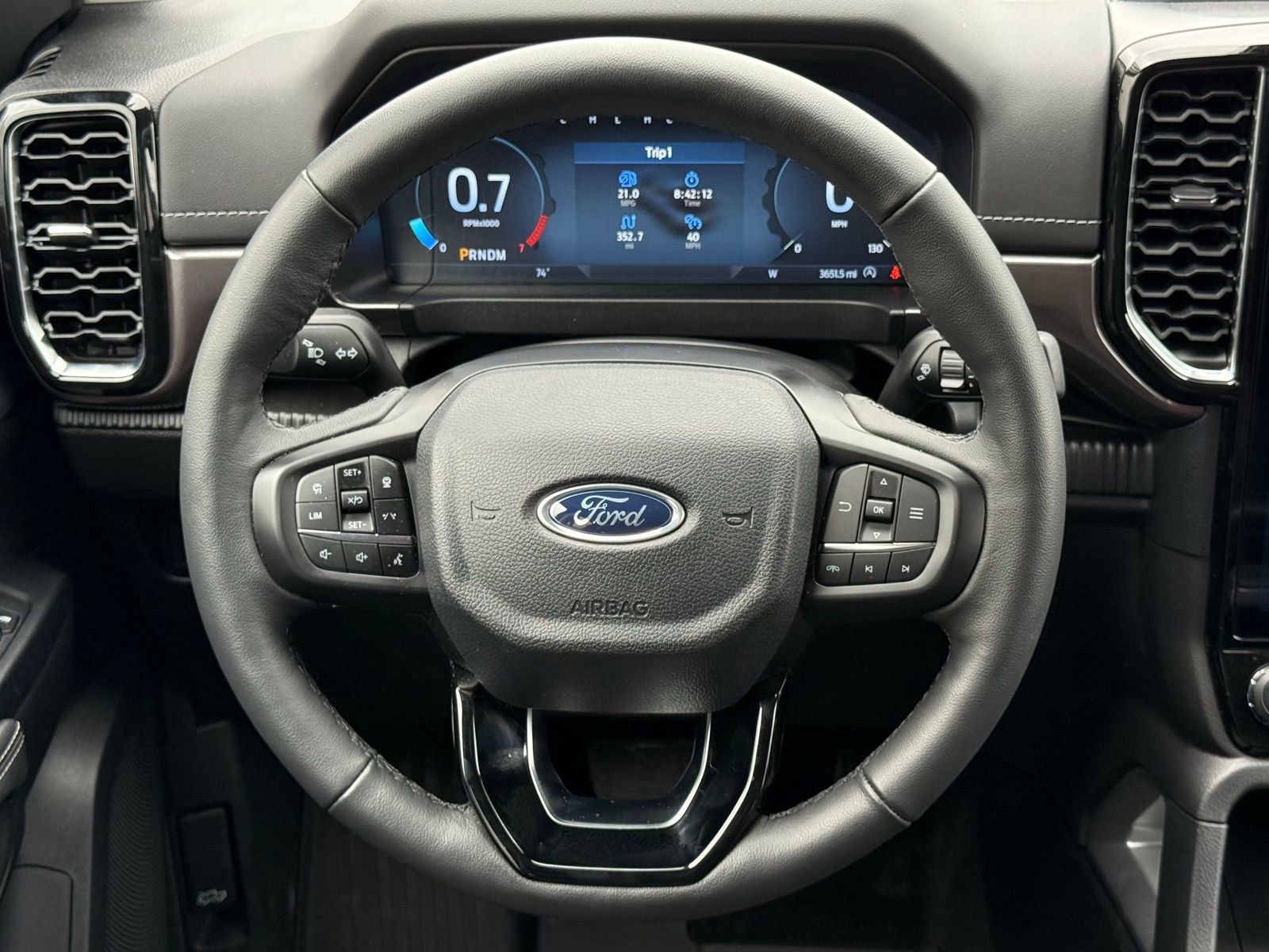 Used 2025 Ford Ranger Lariat w/ FX4 Off-Road Package AWD/4WD image 28