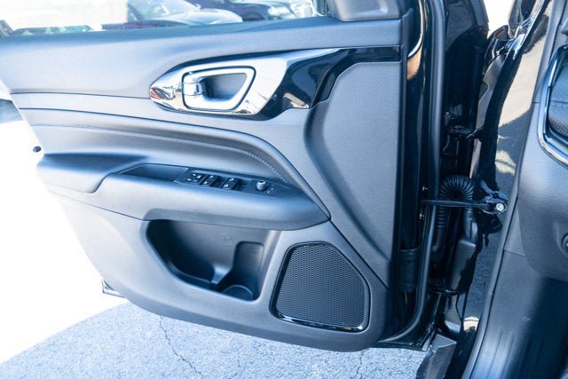 New 2026 Jeep Compass Latitude AWD/4WD image 24