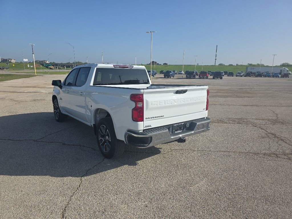 Used 2022 Chevrolet Silverado 1500 LT RWD image 5