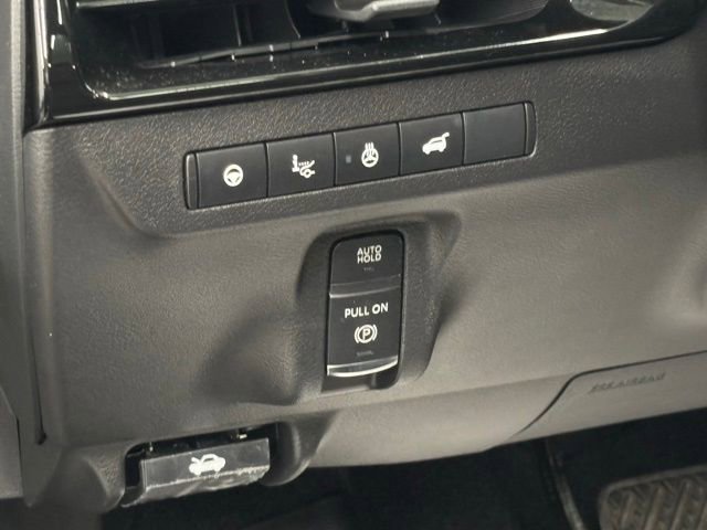 Used 2025 Nissan Murano Platinum image 17