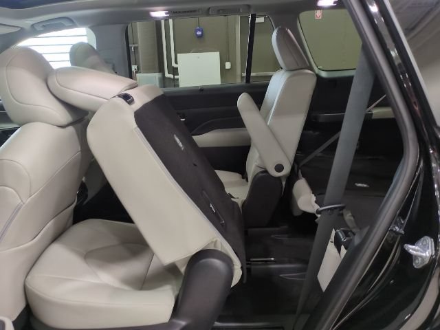 Used 2025 Toyota Grand Highlander AWD Hybrid image 18