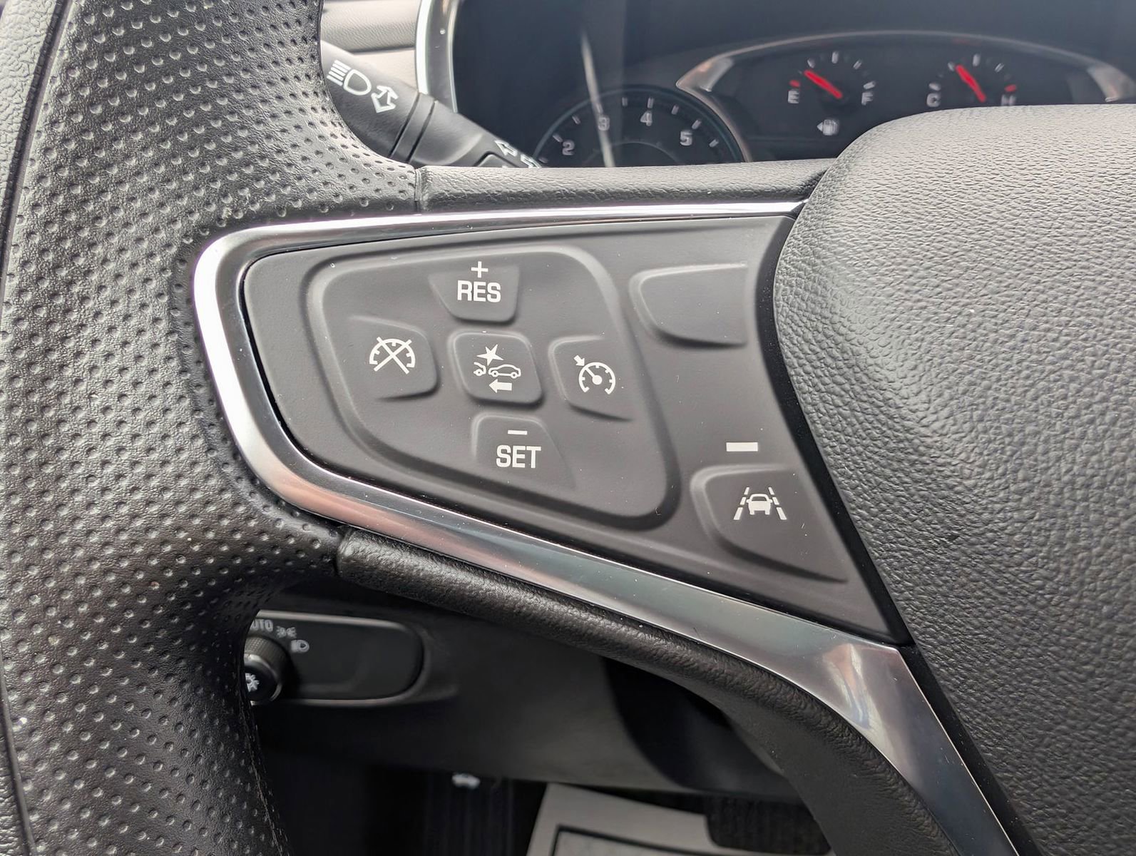 Used 2024 Chevrolet Equinox LS w/ LS Convenience Package image 13