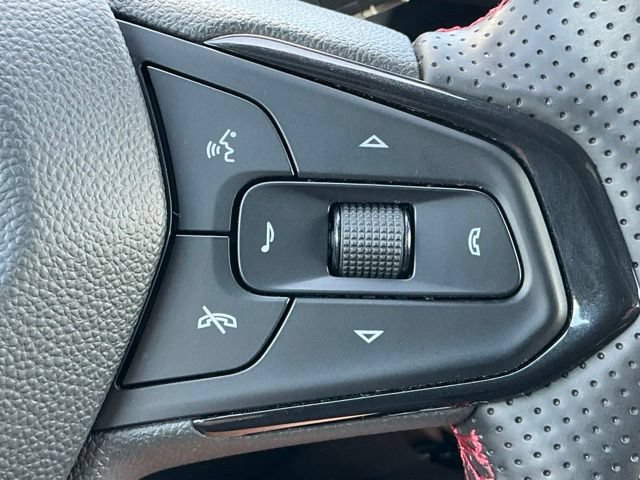 Used 2024 Chevrolet Trax RS w/ Sunroof Package FWD image 27