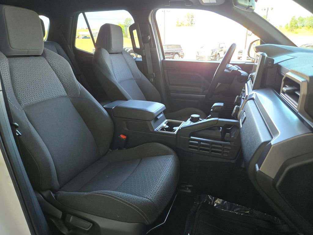 Used 2025 Toyota 4Runner SR5 AWD/4WD image 21