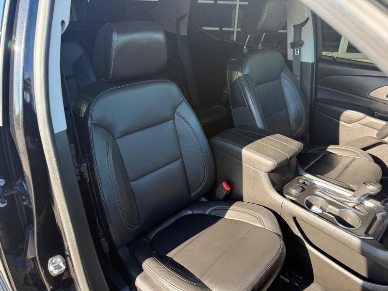 Used 2019 Chevrolet Traverse LT image 11