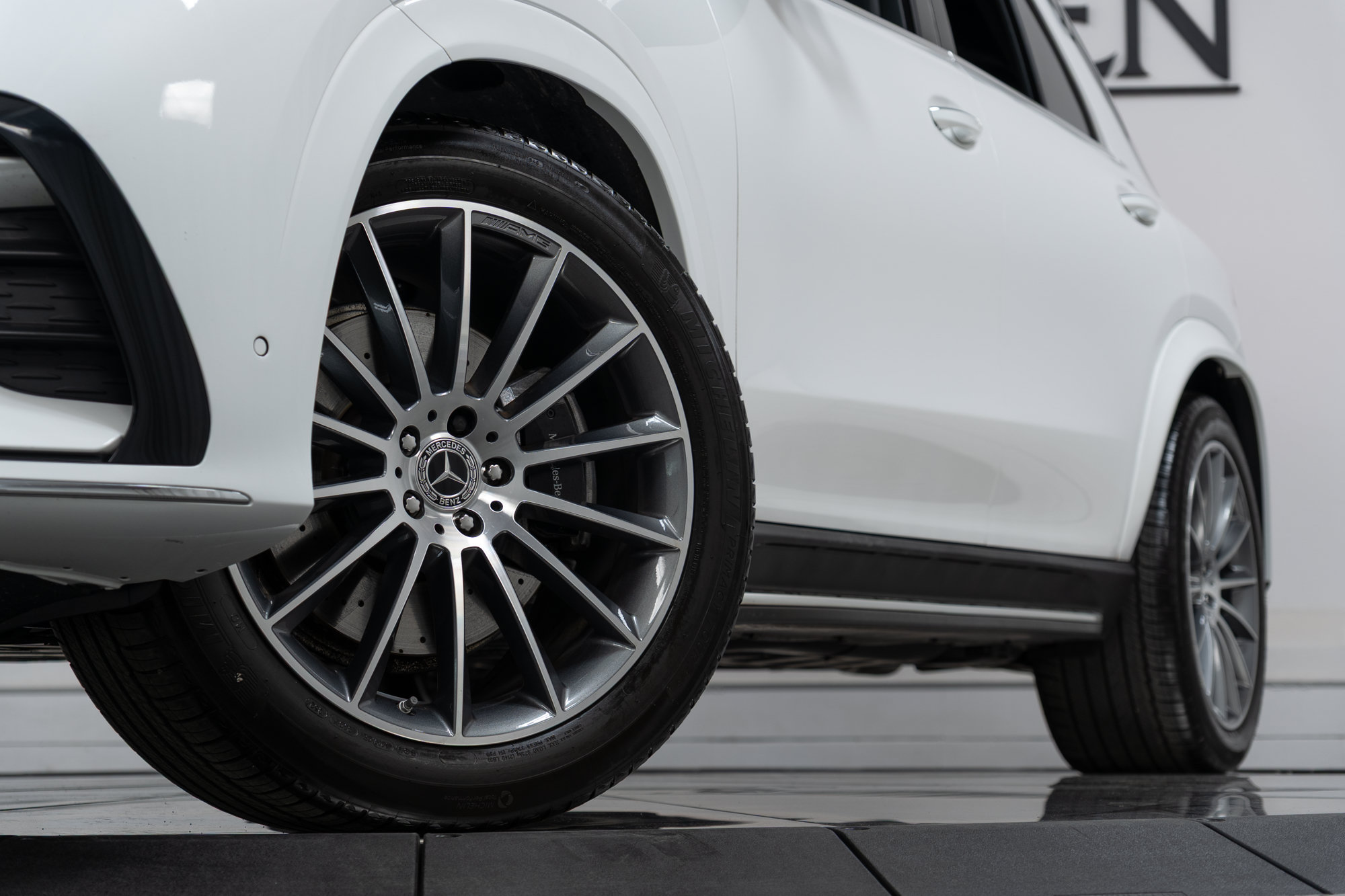 Used 2024 Mercedes-Benz GLE 450 4MATIC image 27
