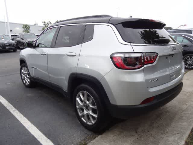 Used 2025 Jeep Compass Limited AWD/4WD image 8