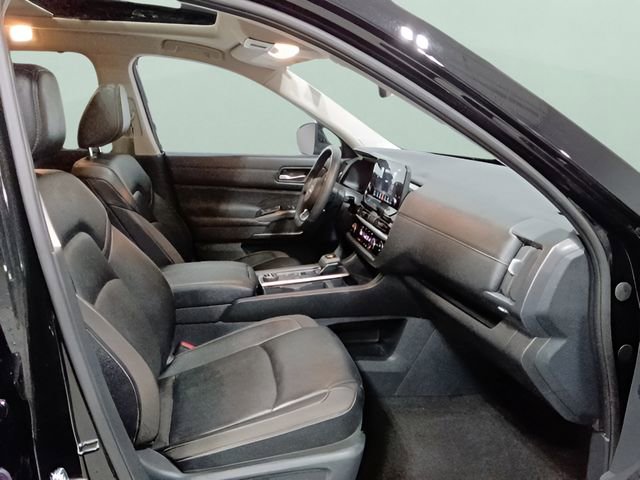 Certified 2024 Nissan Pathfinder SL w/ SL Premium Package AWD/4WD image 16