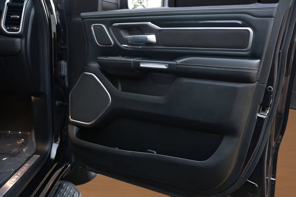 Used 2021 RAM 1500 Laramie AWD/4WD image 26