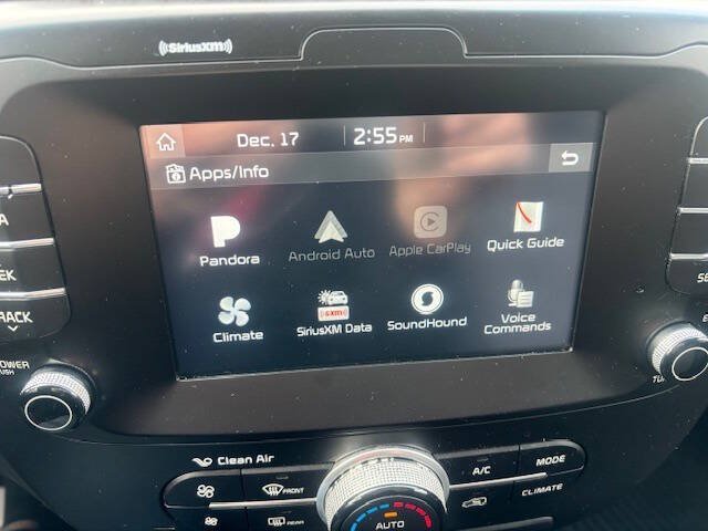 Used 2018 Kia Soul + FWD image 12