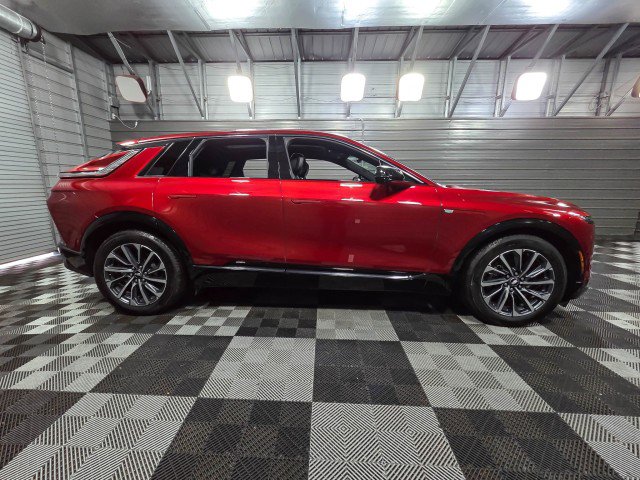 Used 2024 Cadillac Lyriq Sport image 9