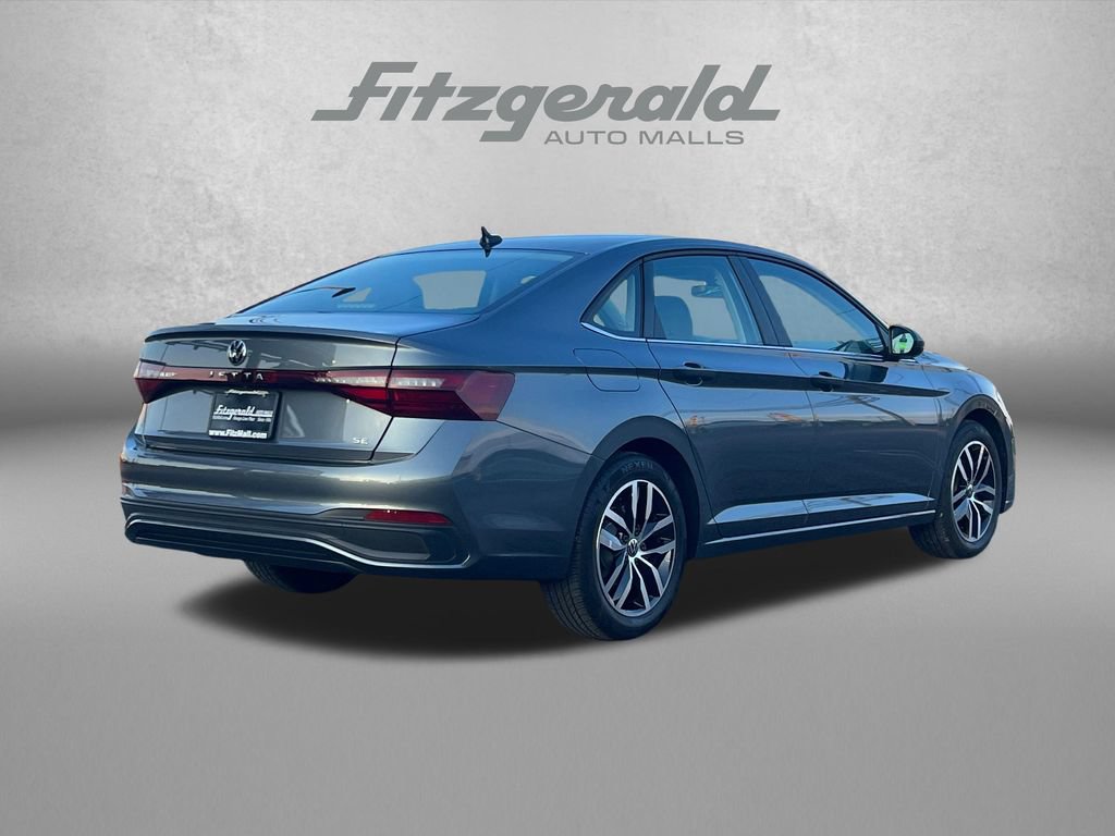 Used 2025 Volkswagen Jetta SE FWD image 8