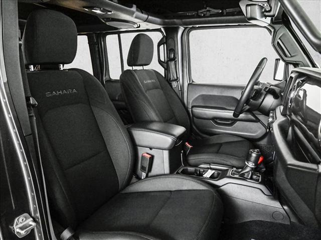 Used 2018 Jeep Wrangler Unlimited Sahara image 21