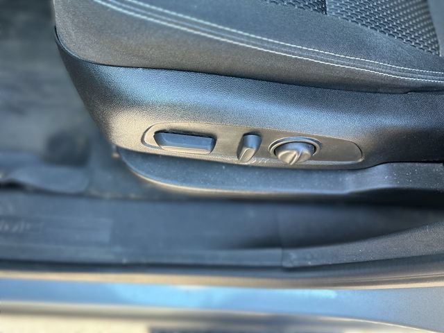 Used 2024 GMC Terrain SLE w/ Driver Convenience Package AWD/4WD image 14