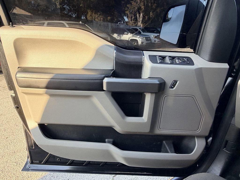 Used 2015 Ford F150 XLT image 21