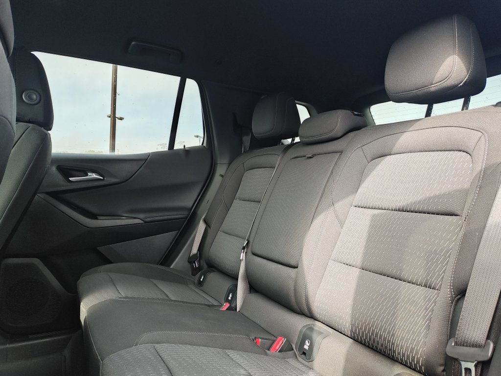Used 2025 Chevrolet Equinox LT w/ Safety and Technology Package FWD image 14
