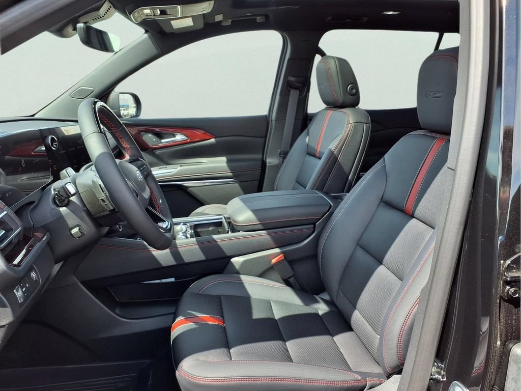 New 2026 Chevrolet Traverse RS w/ LPO, Floor Liner Package FWD image 18
