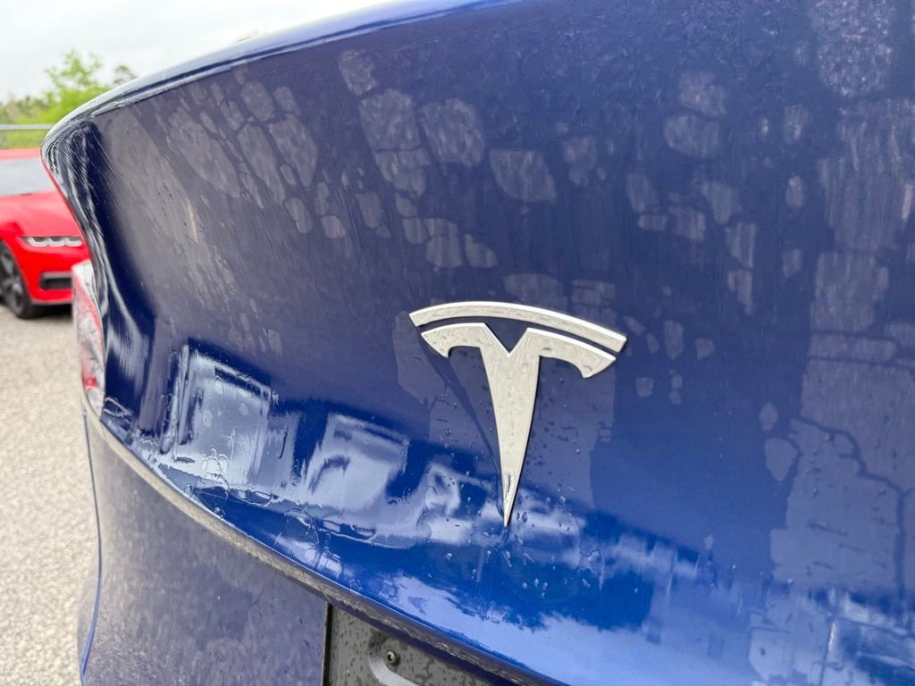 Used 2022 Tesla Model Y Long Range image 12