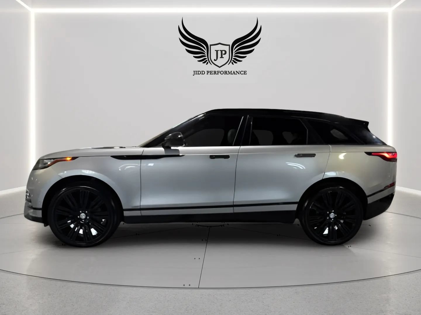 Used 2019 Land Rover Range Rover Velar R-Dynamic HSE AWD/4WD image 4