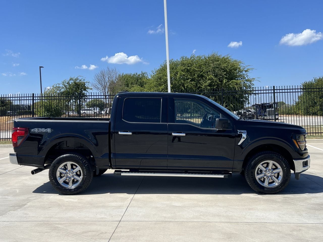 Used 2025 Ford F150 XLT w/ Equipment Group 301A Standard AWD/4WD image 3