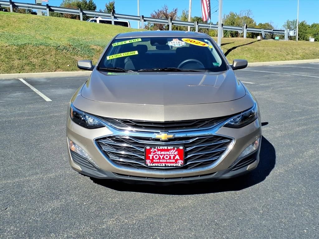 Used 2024 Chevrolet Malibu LT image 2